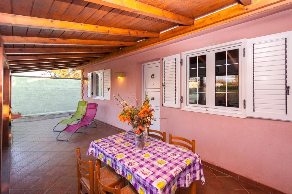 Villa Cicas sul mare Campofelice Di Roccella Exterior foto