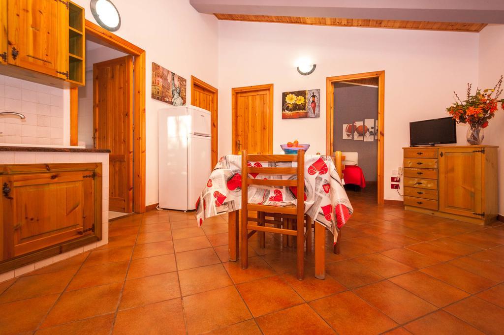 Villa Cicas sul mare Campofelice Di Roccella Exterior foto