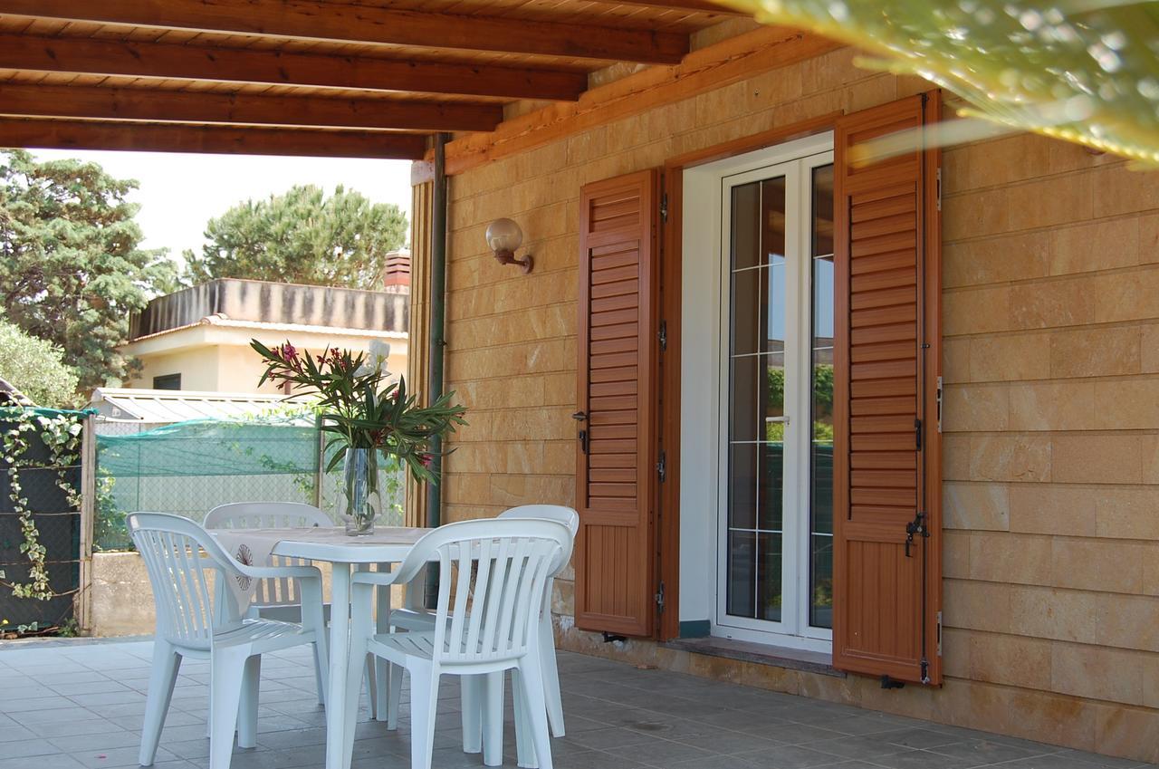 Villa Cicas sul mare Campofelice Di Roccella Exterior foto